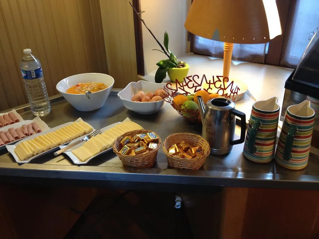 Hotel Restaurant Du Lac Combourg 2*,  France