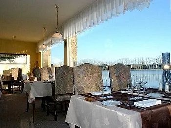 Hotel Restaurant Du Lac Combourg